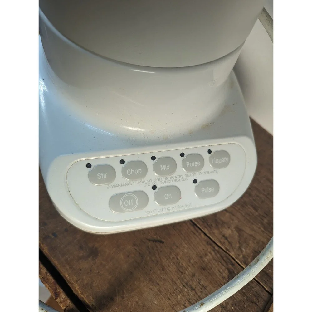 KitchenAid KSB5WW4 Ultra Power Blender White 5-Speed Heavy Glass Pitcher Tested